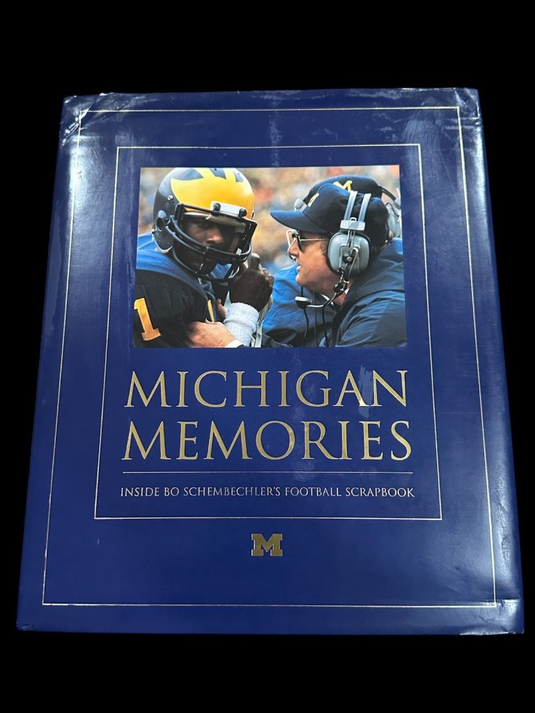 Bo Schembechler Michigan Wolverines Memories CHOF Signed Autograph Book
