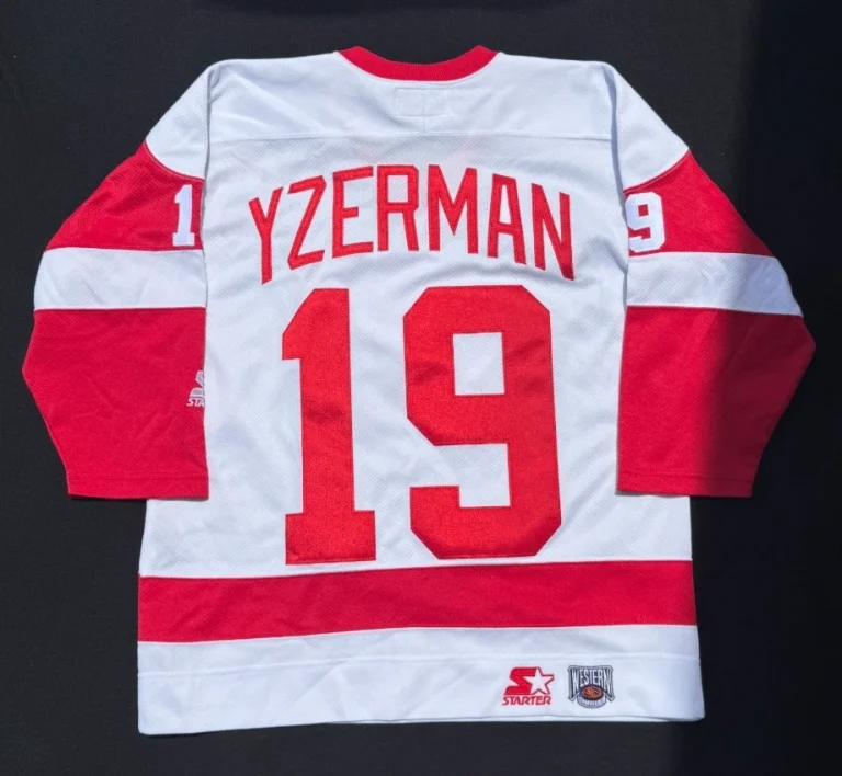 Steve Yzerman Detroit Red Wings Youth L/XL Starter Jersey