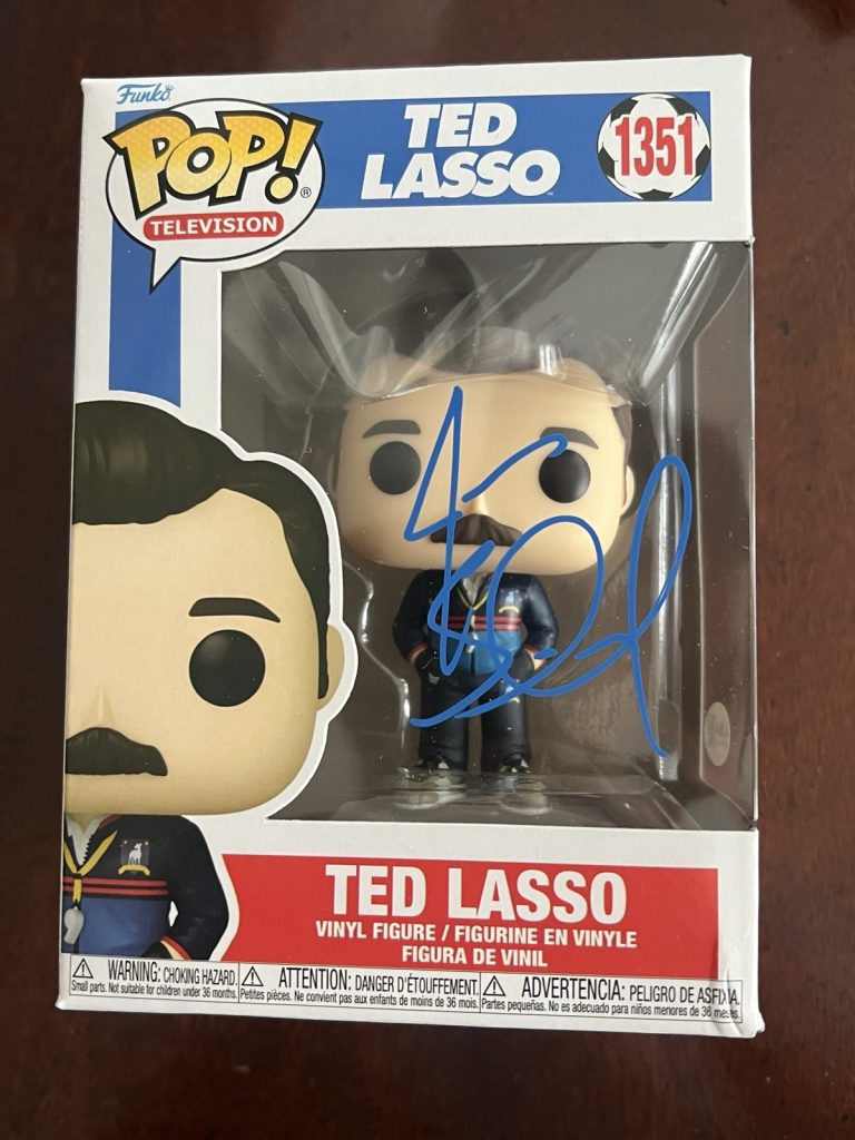 JASON SUDEIKIS TED LASSO 1351 SIGNED FUNKO POP AUTO TV SHOW JSA COA *DAMAGED**