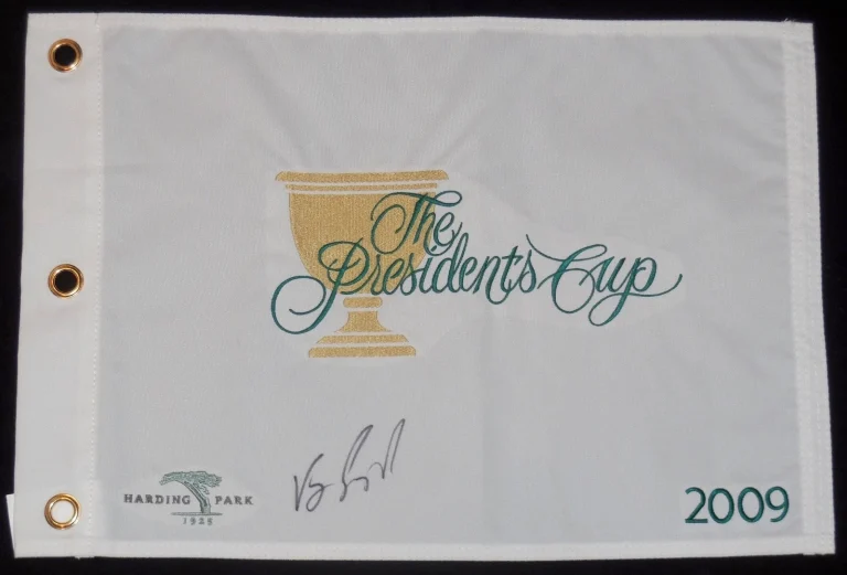 VIJAY SINGH AUTOGRAPHED 2009 PRESIDENTS CUP GOLF FLAG - W/ PROOF!