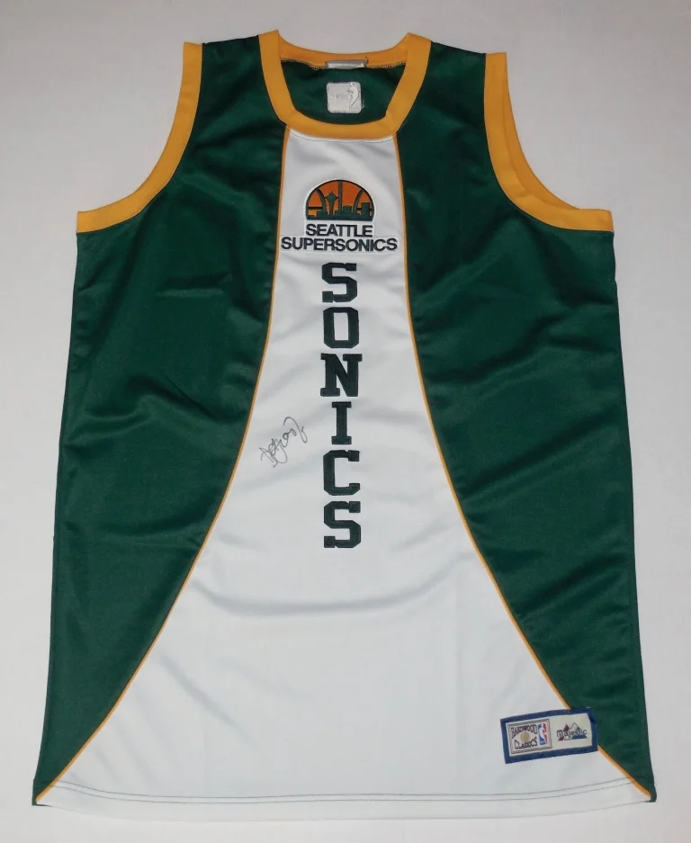 DETLEF SCHREMPF AUTOGRAPHED JERSEY (SEATTLE SUPERSONICS) W/ PROOF!