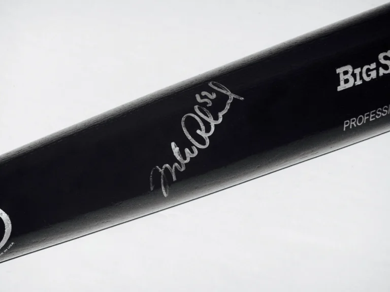MIKE REDMOND AUTOGRAPHED RAWLINGS BAT (FLORIDA MARLINS) - W/ COA!