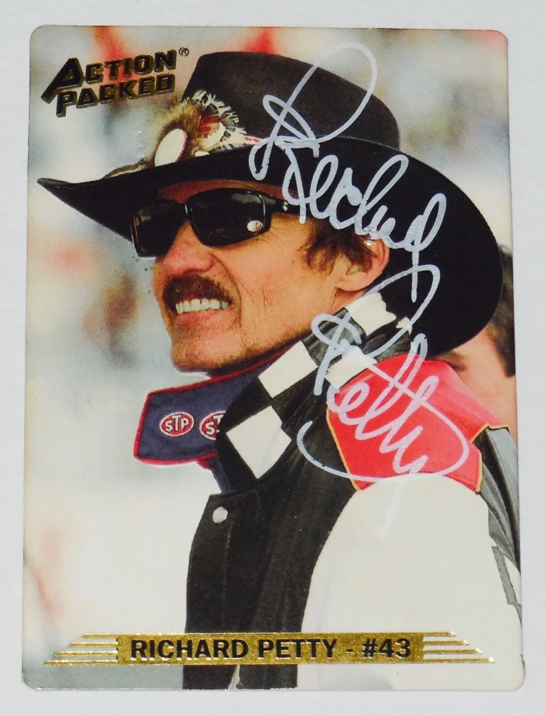 RICHARD PETTY 1992 ACTION PACKED AUTOGRAPHED RACING CARD (NASCAR HOF)