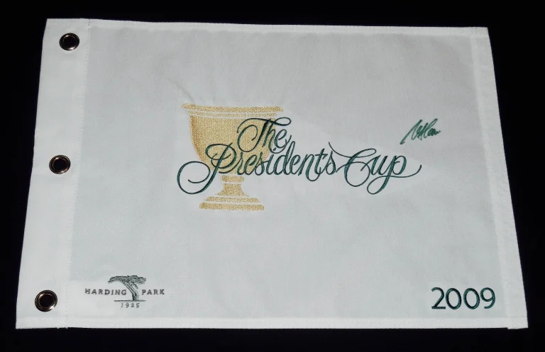 SEAN O'HAIR AUTOGRAPHED 2009 PRESIDENTS CUP GOLF FLAG - W/ COA!