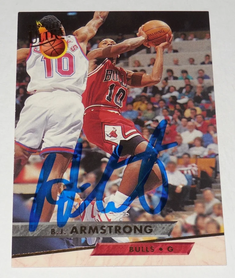 BJ ARMSTRONG 1993-1994 FLEER ULTRA AUTOGRAPHED BASKETBALL CARD (CHICAGO BULLS)