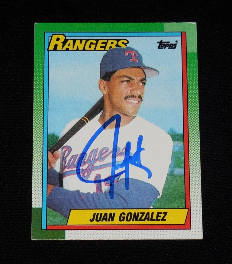 JUAN GONZALEZ 1990 TOPPS AUTOGRAPHED BASEBALL ROOKIE CARD (TEXAS RANGERS)