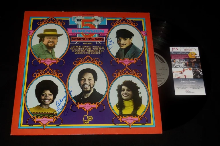 THE 5TH DIMENSION AUTOGRAPHED ALBUM (GREATEST HITS) - JSA COA! Larue & McLemore!