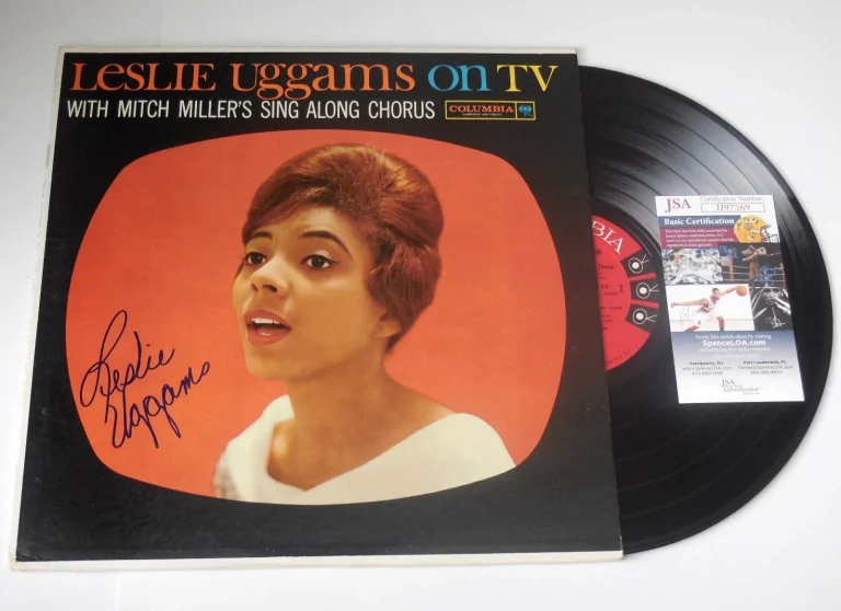 LESLIE UGGAMS AUTOGRAPHED RECORD ALBUM (ON TV) - JSA COA!