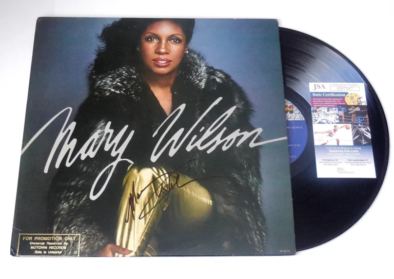 MARY WILSON AUTOGRAPHED RECORD ALBUM (THE SUPREMES) - JSA COA!