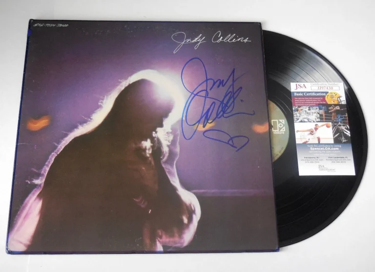 JUDY COLLINS AUTOGRAPHED RECORD ALBUM (JUDY COLLINS) - JSA COA!