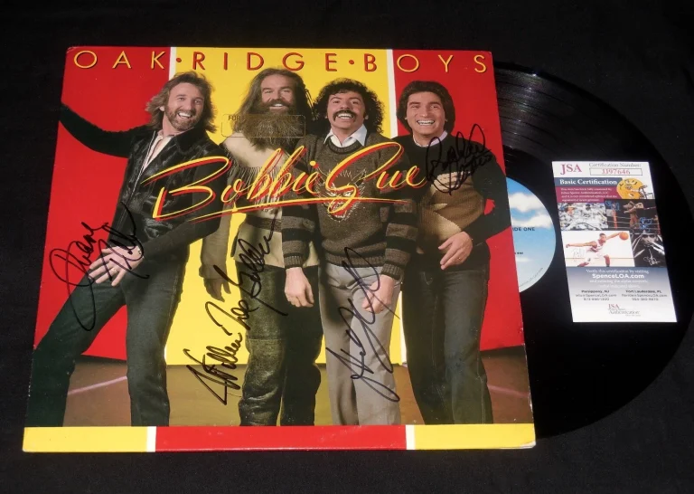 THE OAK RIDGE BOYS AUTOGRAPHED RECORD ALBUM (BOBBIE SUE) - JSA COA!