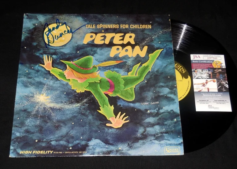 SANDY DUNCAN AUTOGRAPHED RECORD ALBUM (PETER PAN) - JSA COA!