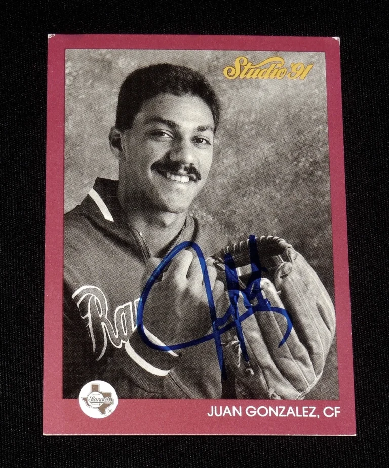 JUAN GONZALEZ 1991 LEAF STUDIO AUTOGRAPHED BASEBALL CARD (TEXAS RANGERS)