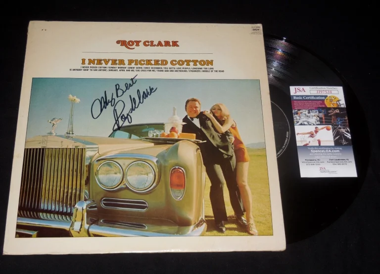ROY CLARK AUTOGRAPHED VINYL RECORD ALBUM (I NEVER PICKED COTTON) - JSA COA!