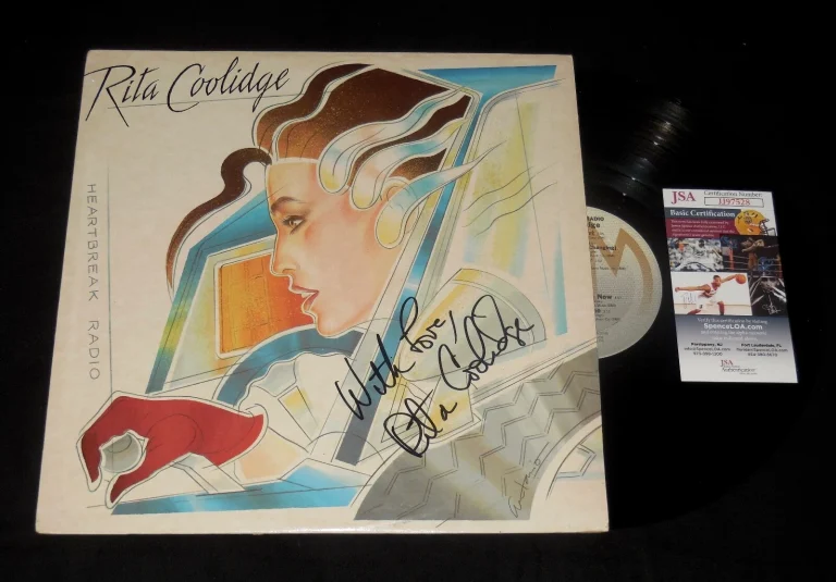 RITA COOLIDGE AUTOGRAPHED VINYL RECORD ALBUM (HEARTBREAK RADIO) - JSA COA!