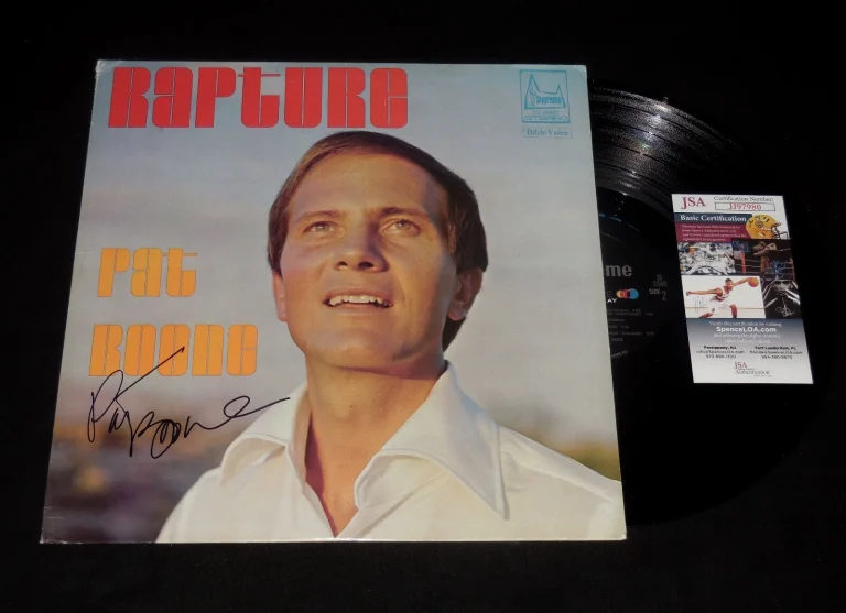 PAT BOONE AUTOGRAPHED VINYL RECORD ALBUM (RAPTURE) - JSA COA!