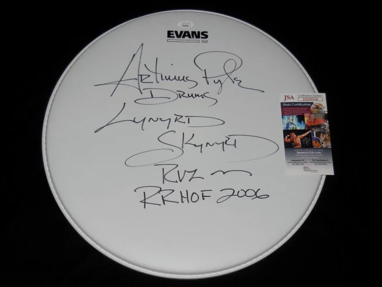 ARTIMUS PYLE AUTOGRAPHED 16