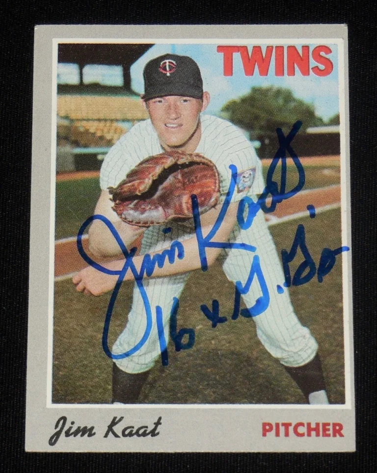 JIM KAAT AUTOGRAPHED 1970 TOPPS BASEBALL CARD (MINNESOTA TWINS) - 16X GOLD GLOVE