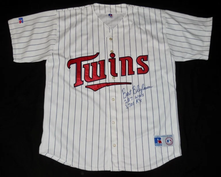 BERT BLYLEVEN AUTOGRAPHED STAT JERSEY (MINNESOTA TWINS) - Hall Of Fame!