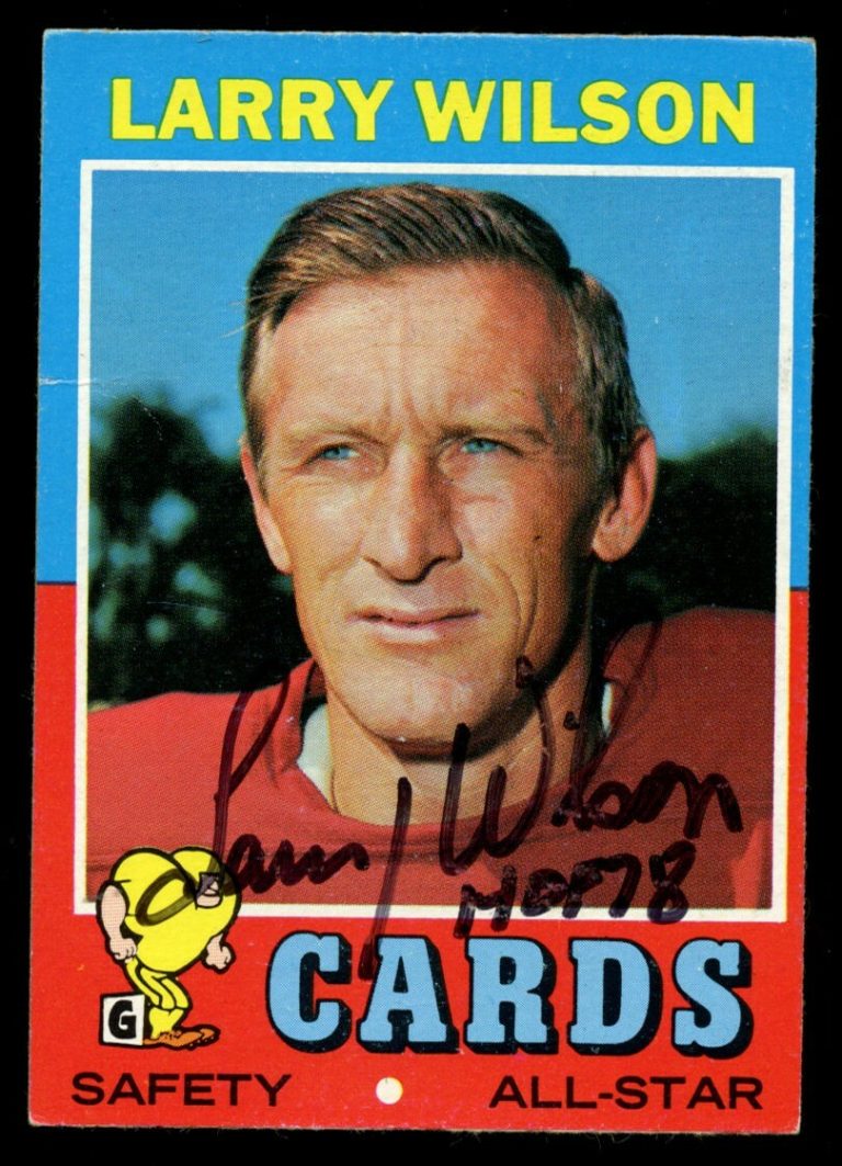 Larry Wilson #20 signed autograph auto 1971 Topps Football Trading Card