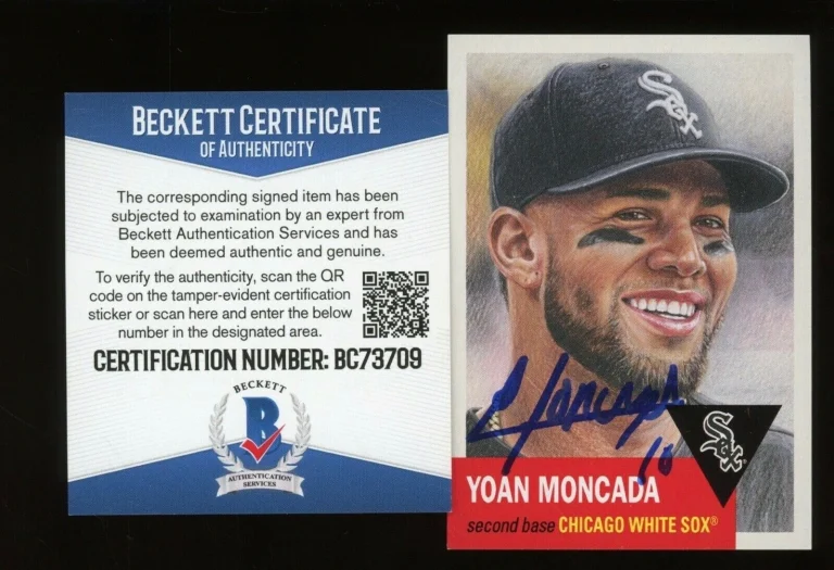 YOAN MONCADA AUTOGRAPHED 2018 TOPPS LIVING #26 BASEBALL CARD (BECKETT COA)