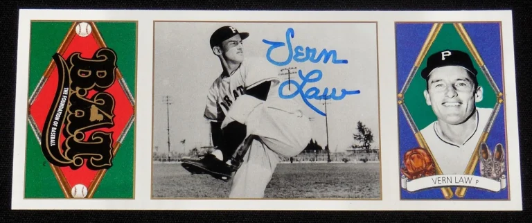 VERN LAW AUTOGRAPHED 1993 UPPER DECK ALL-TIME HEROES BASEBALL CARD (PIRATES)