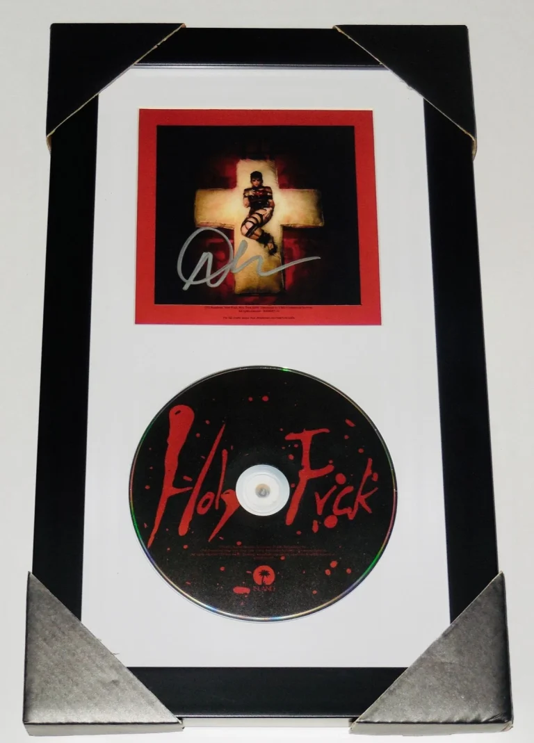 DEMI LOVATO AUTOGRAPHED 
