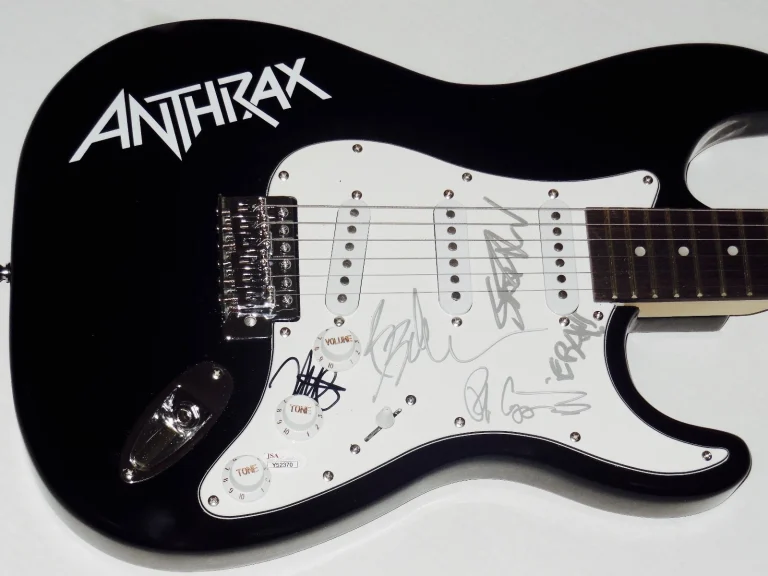 ANTHRAX AUTOGRAPHED GUITAR (ALL 5 SIGNATURES) - JSA COA! - Scott Ian, Belladonna