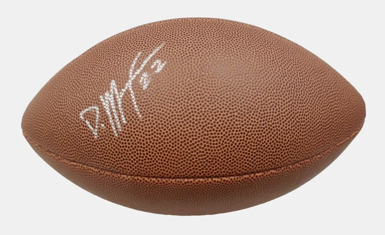 DOUG MARTIN AUTOGRAPHED WILSON NFL FOOTBALL (BUCCANEERS) - W/ COA!