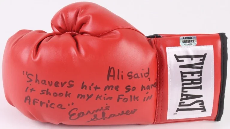 EARNIE SHAVERS AUTOGRAPHED EVERLAST BOXING GLOVE (ALI INSCRIPTION) - W/ COA!