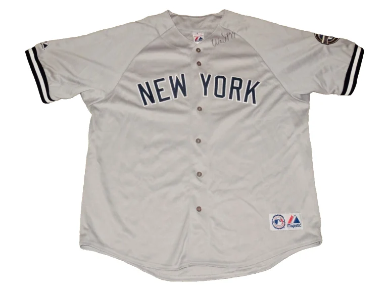 WADE BOGGS AUTOGRAPHED JERSEY (NEW YORK YANKEES) - 1996 W.S. CHAMPION!