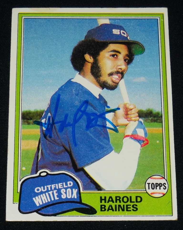 HAROLD BAINES 1981 TOPPS AUTOGRAPHED BASEBALL ROOKIE CARD (CHICAGO WHITE SOX)