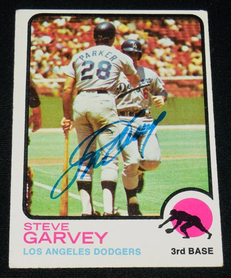 STEVE GARVEY 1973 TOPPS AUTOGRAPHED BASEBALL CARD (LOS ANGELES DODGERS)