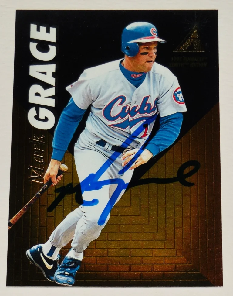 MARK GRACE 1995 PINNACLE ZENITH AUTOGRAPHED BASEBALL CARD (CHICAGO CUBS)
