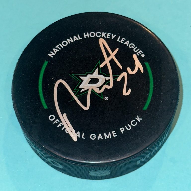 ROOPE HINTZ Signed Dallas STARS Official GAME Puck Beckett (BAS)