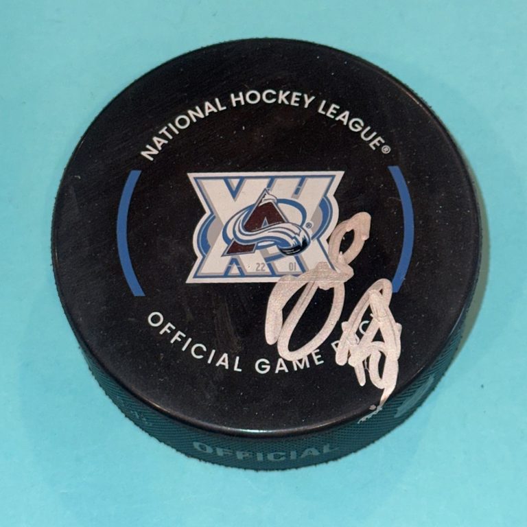 BRENT BURNS Signed Colorado AVALANCHE 30th Official GAME Puck Beckett (BAS)