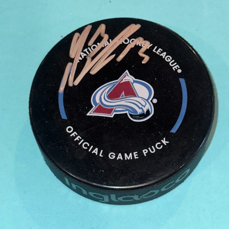 VALERI NICHUSHKIN Signed Colorado AVALANCHE Official GAME Puck Beckett (BAS)