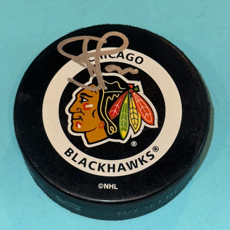 STEVE LARMER Signed Chicago BLACKHAWKS Official GAME Puck Beckett (BAS)