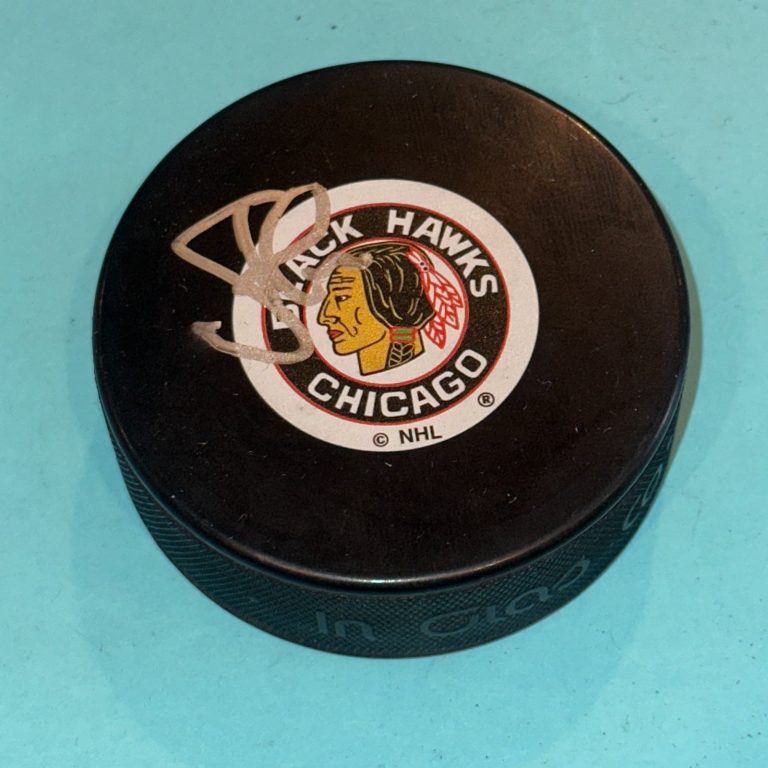 STEVE LARMER Signed Chicago BLACKHAWKS Original Six Puck Beckett (BAS)