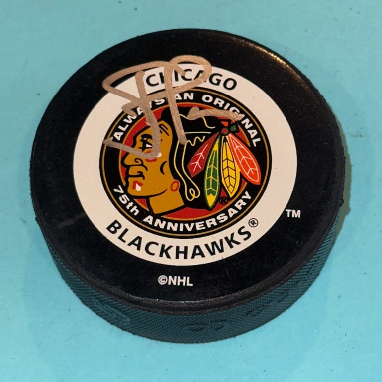 STEVE LARMER Signed BLACKHAWKS 75th Ann Official GAME Puck Beckett (BAS)