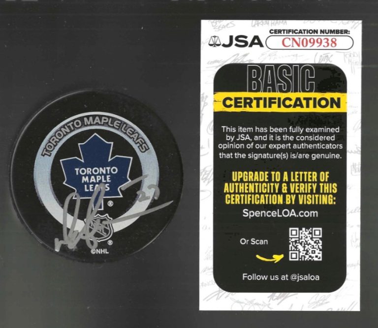 Darryl Sittler Signed Toronto Maple Leafs Official Game Puck JSA COA