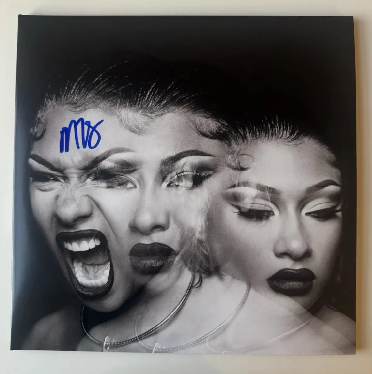 MEGAN THEE STALLION MEG SIGNED AUTOGRAPHED TRAUMAZINE VINYL. JSA Coa Rare