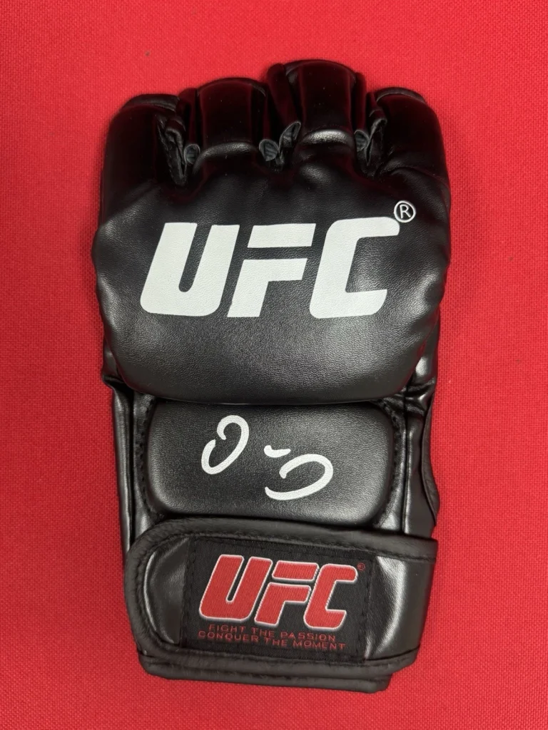 Dana White Autographed UFC Glove Beckett BAS COA
