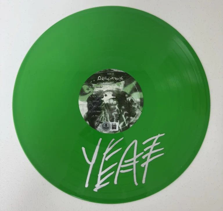 Yeat Rapper Autographed 2 Alivë Vinyl Disc Beckett BAS COA