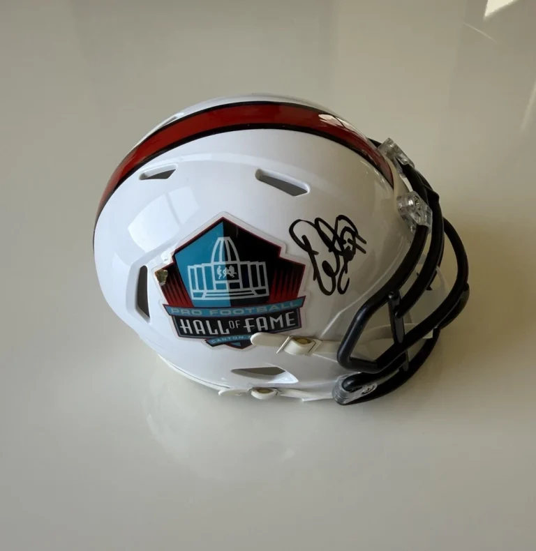 Warren Sapp Tampa Bay Buccaneers Autographed Hall of Fame Mini Helmet Beckett