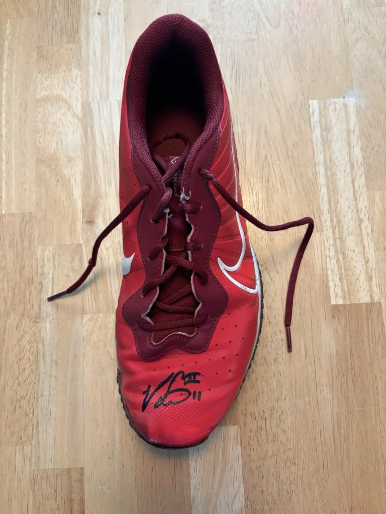 victor scott ii Signed Autographed Game Used Turfs . Beckett Coa.