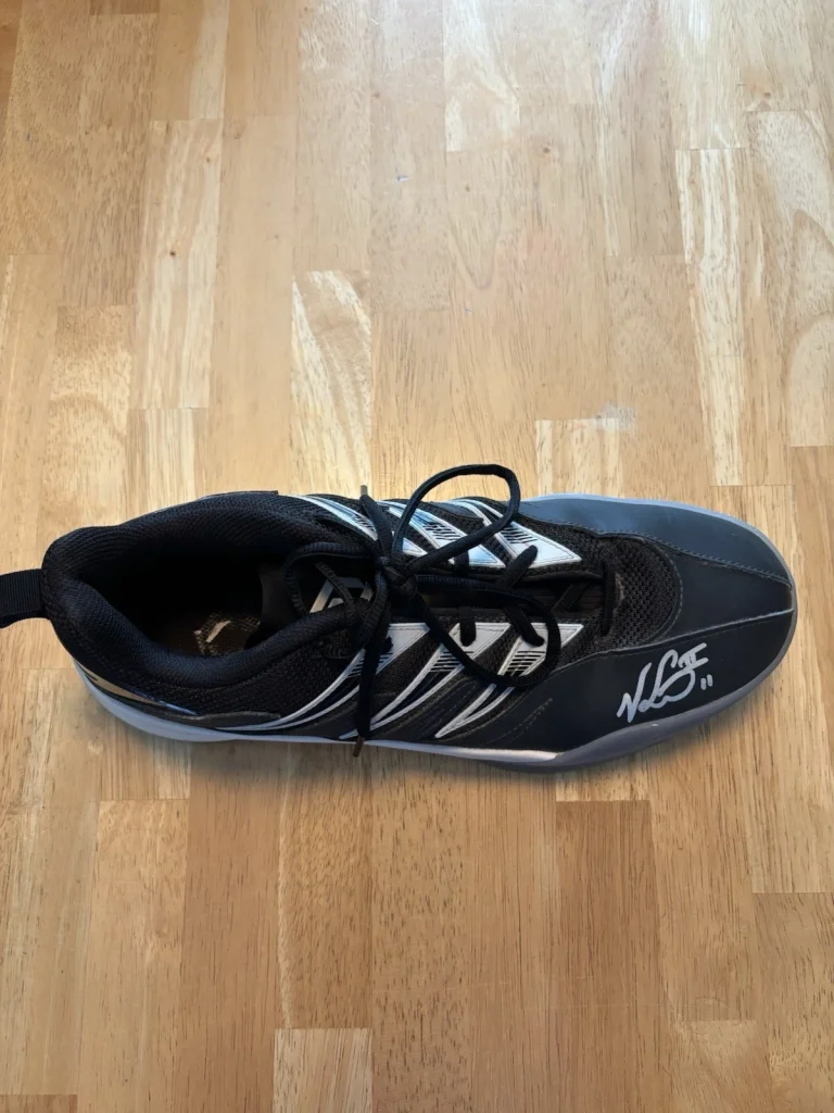 victor scott ii Signed Autographed Game Used Turfs . Beckett Coa.