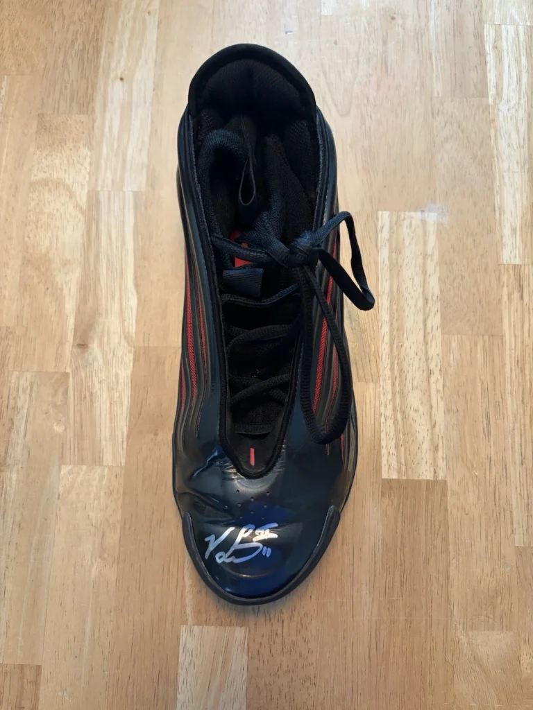 victor scott ii Signed Autographed Game Used Turfs . Beckett Coa.