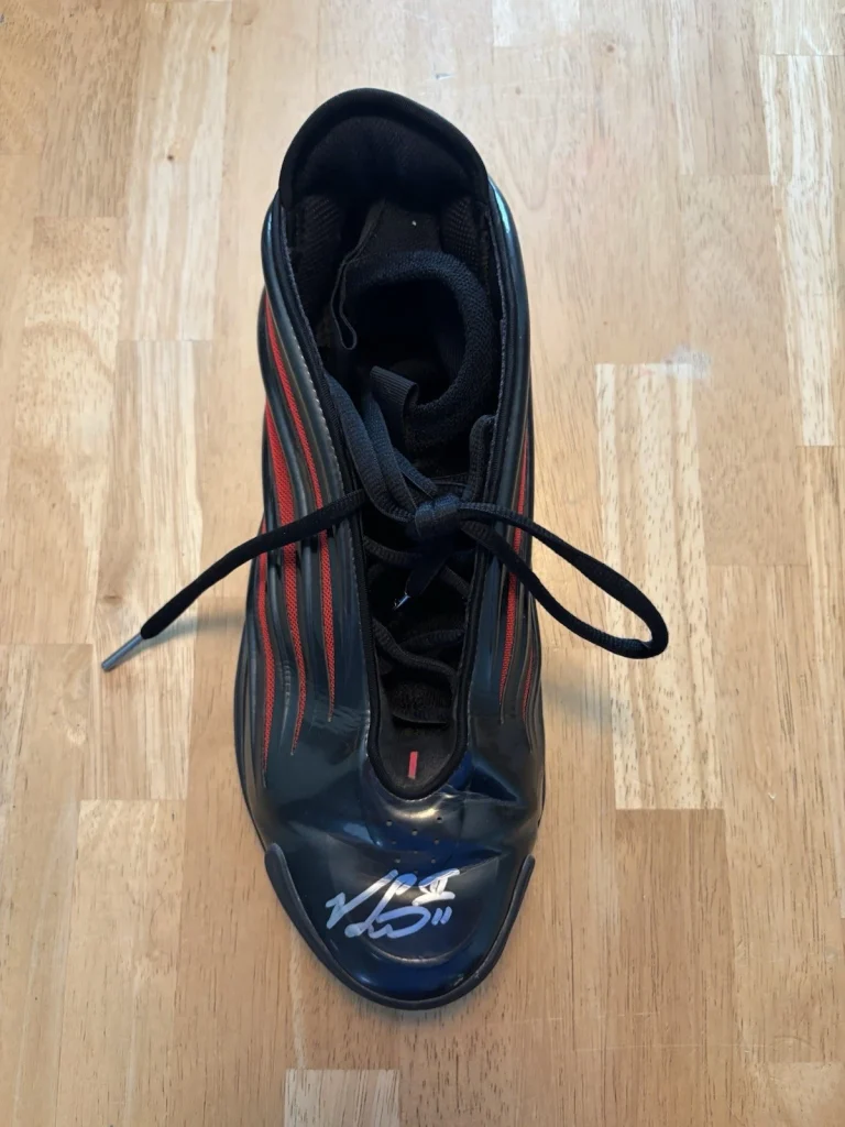 victor scott ii Signed Autographed Game Used Turfs . Beckett Coa.