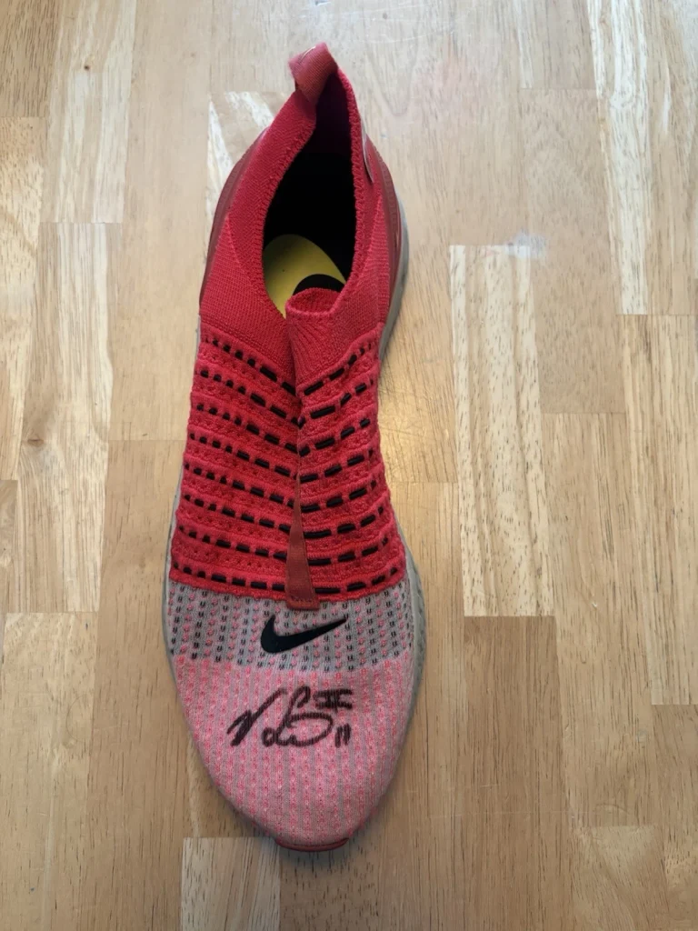 victor scott ii Signed Autographed Game Used Turfs . Beckett Coa.